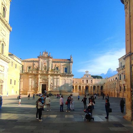 Calogiuri Nest Apartment Lecce Bagian luar foto