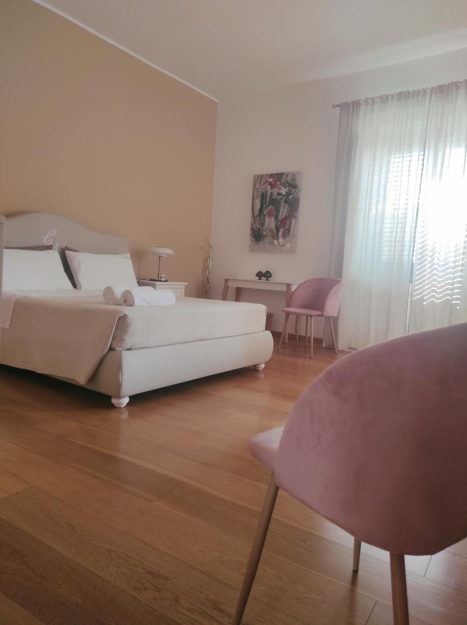 Calogiuri Nest Apartment Lecce Bagian luar foto